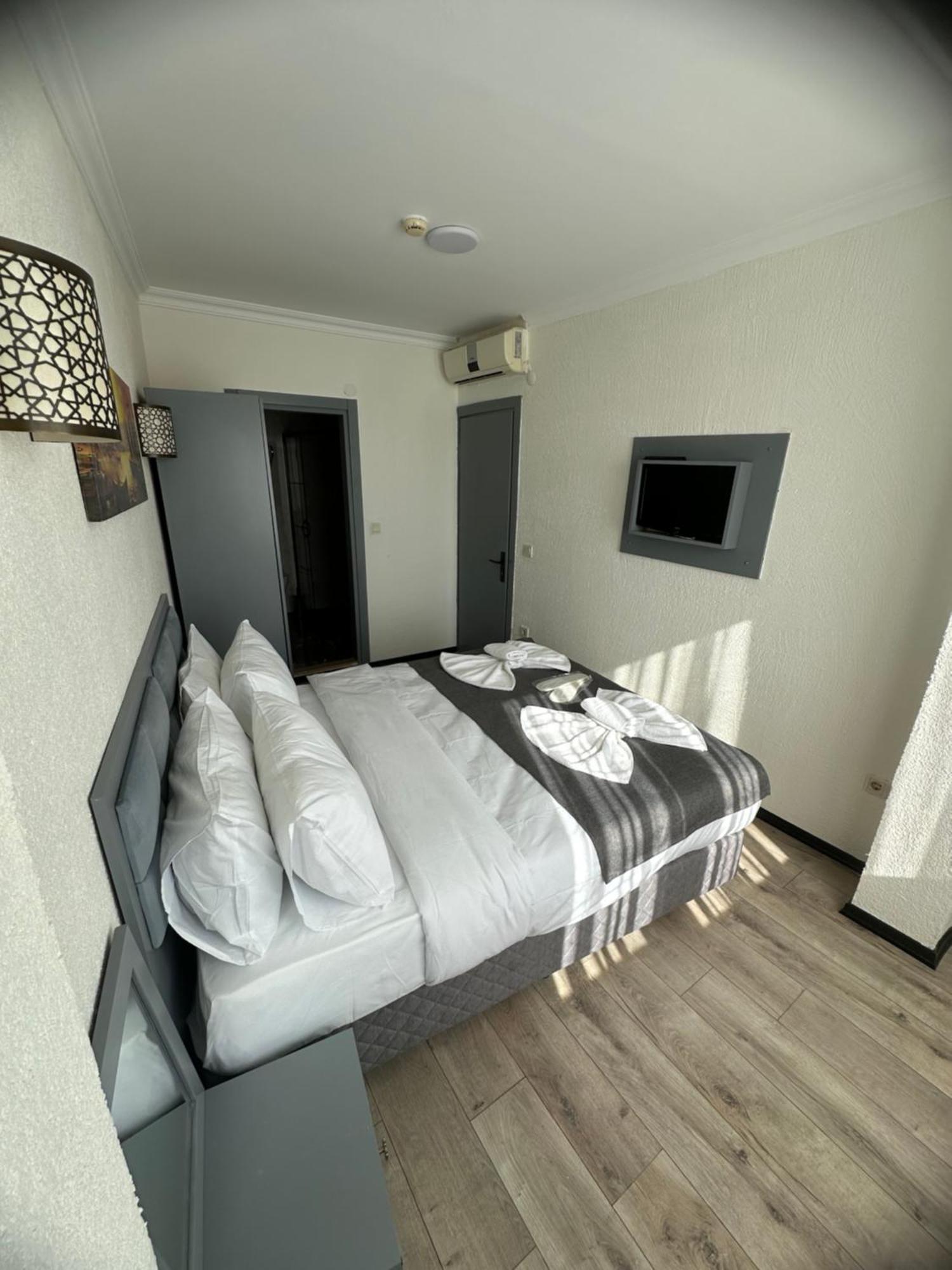 Big Orange Hotel Old City Istanbul Bagian luar foto